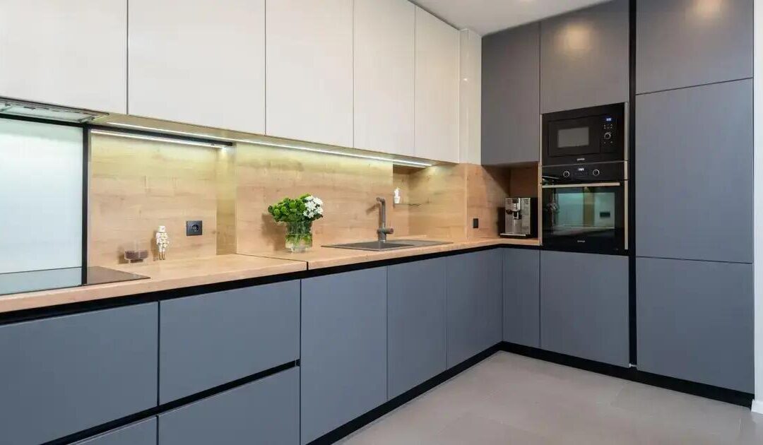 Soluções para fios e som embutido que transformam seus móveis planejados