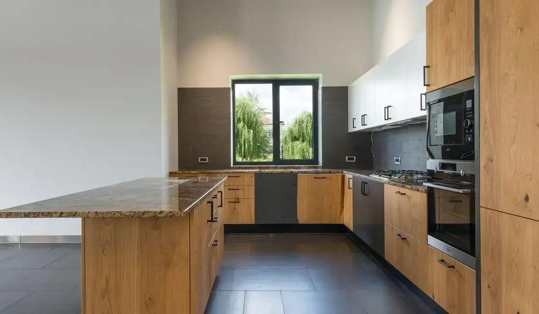 Móveis planejados com pintura UV: descubra o acabamento que valoriza seu ambiente